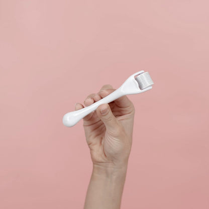 ROSELYNBOUTIQUE 0.25mm Titanium Derma Roller
